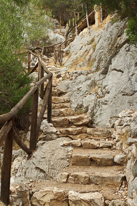 Diese Treppe hat auch schon bessere Tage erlebt 20110924_151512_Sardinien_1601.jpg